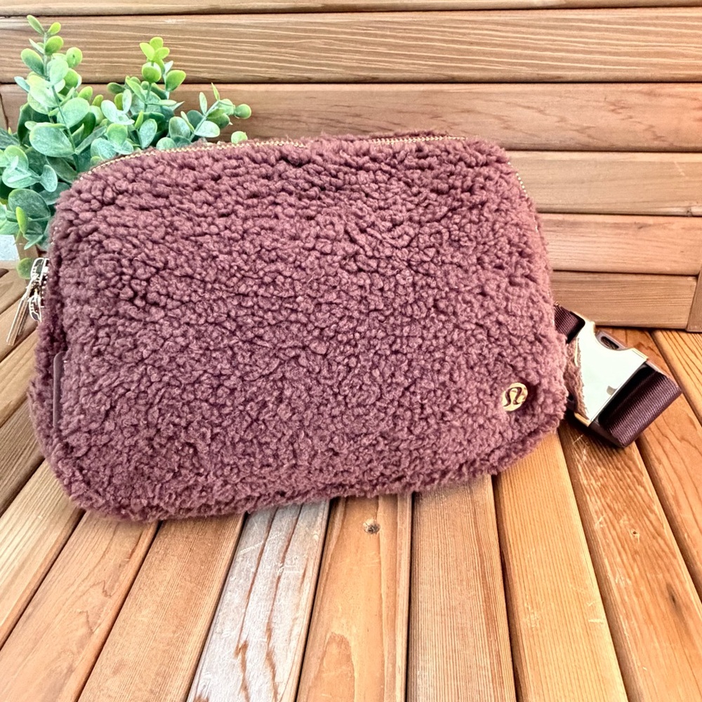 Lululemon Fleece Belt Bag Sherpa Plush Crossbody Brown Athleisure